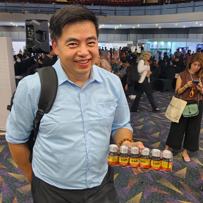 KOL Mr Lee dari Singapura bersama TuMIC